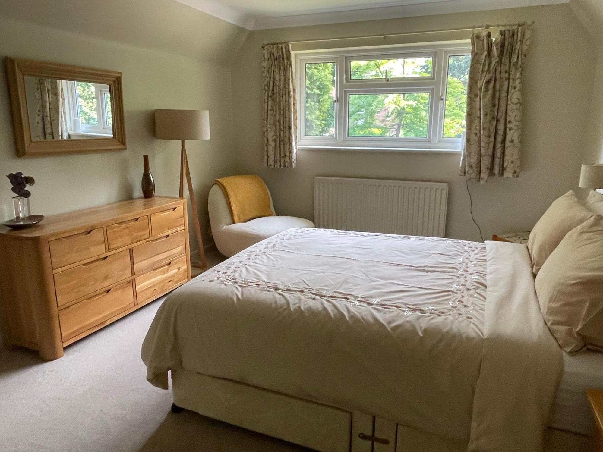 Charming Bournemouth House With Beautiful Spacious Gardens, 5 Min Drive To Beaches, Free Parking For 2-3 Cars Εξωτερικό φωτογραφία