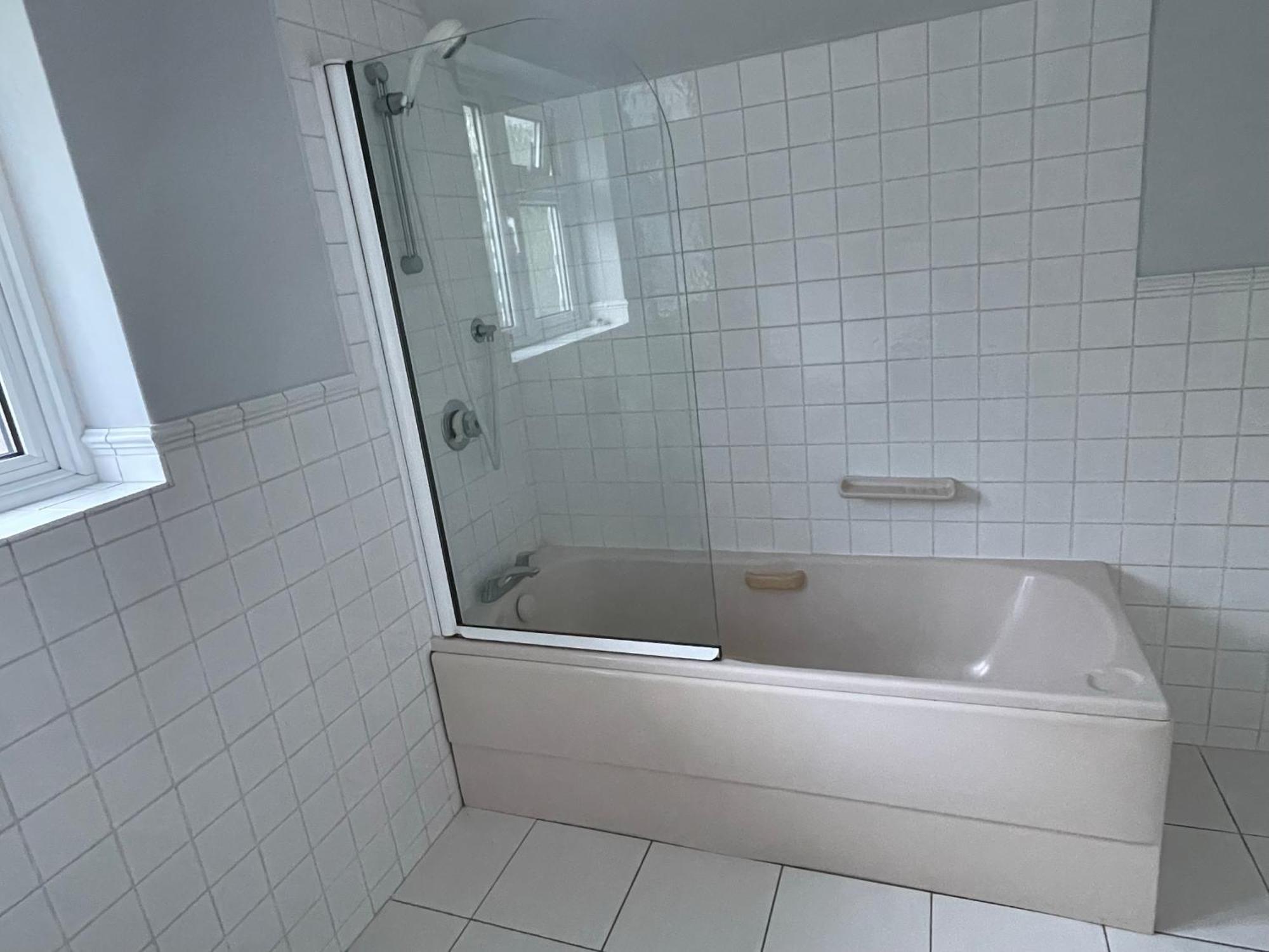 Charming Bournemouth House With Beautiful Spacious Gardens, 5 Min Drive To Beaches, Free Parking For 2-3 Cars Εξωτερικό φωτογραφία