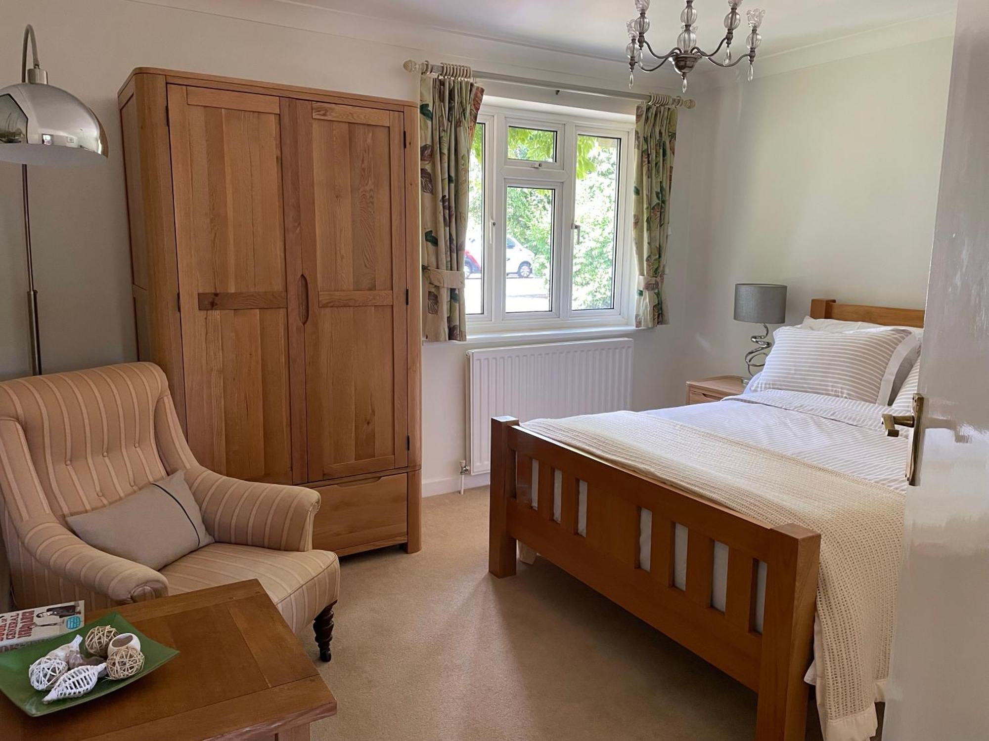 Charming Bournemouth House With Beautiful Spacious Gardens, 5 Min Drive To Beaches, Free Parking For 2-3 Cars Εξωτερικό φωτογραφία