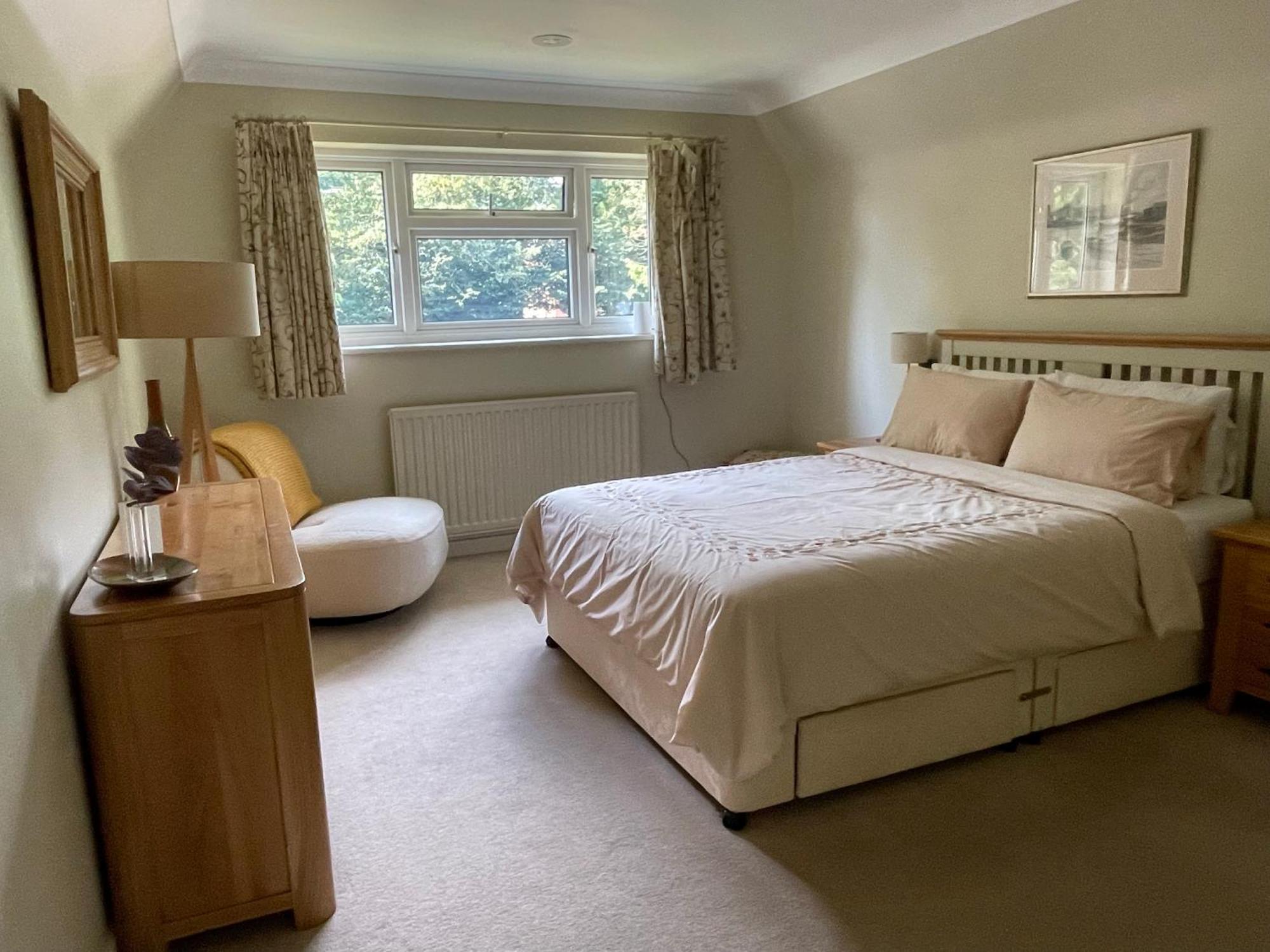 Charming Bournemouth House With Beautiful Spacious Gardens, 5 Min Drive To Beaches, Free Parking For 2-3 Cars Εξωτερικό φωτογραφία