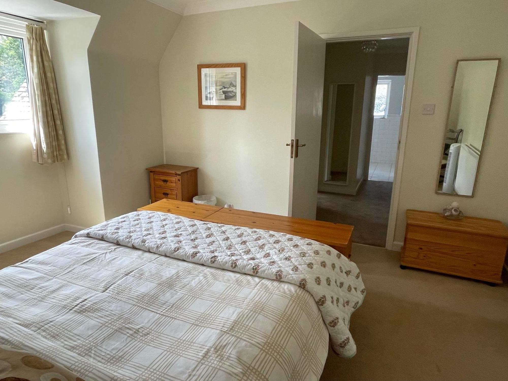 Charming Bournemouth House With Beautiful Spacious Gardens, 5 Min Drive To Beaches, Free Parking For 2-3 Cars Εξωτερικό φωτογραφία